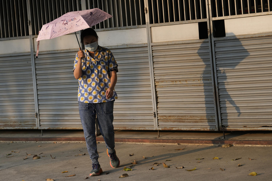 Thái Lan tạo mưa để chống hạn hán và ô nhiễm