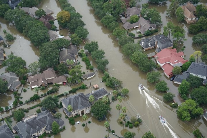  Siêu bão thập kỷ Harvey khiến nhiều vùng tại Texas chịu ngập lụt và thiệt hại nặng nề.