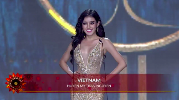 Huyền My trong đêm bán kết cuộc thi Hoa hậu Hoà bình thế giới 2017