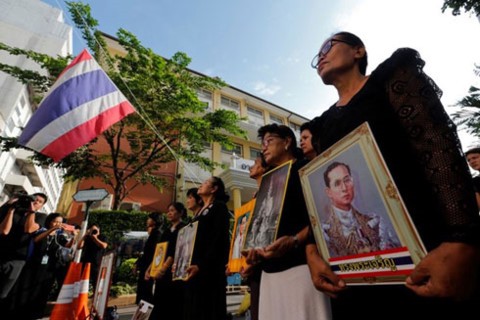 Người dân Thái Lan đến tiễn đưa cố Quốc vương Bhumibol Adulyadej