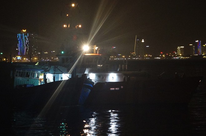 Khuya 15/12, tàu cứu hộ SAR 412 đã đưa 13 ngư dân tỉnh Bình Định về đất liền an toàn