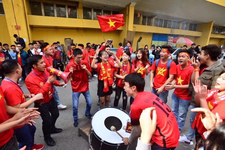 U23 Việt Nam đá bán kết châu Á: Rộn ràng sắc đỏ trước giờ G