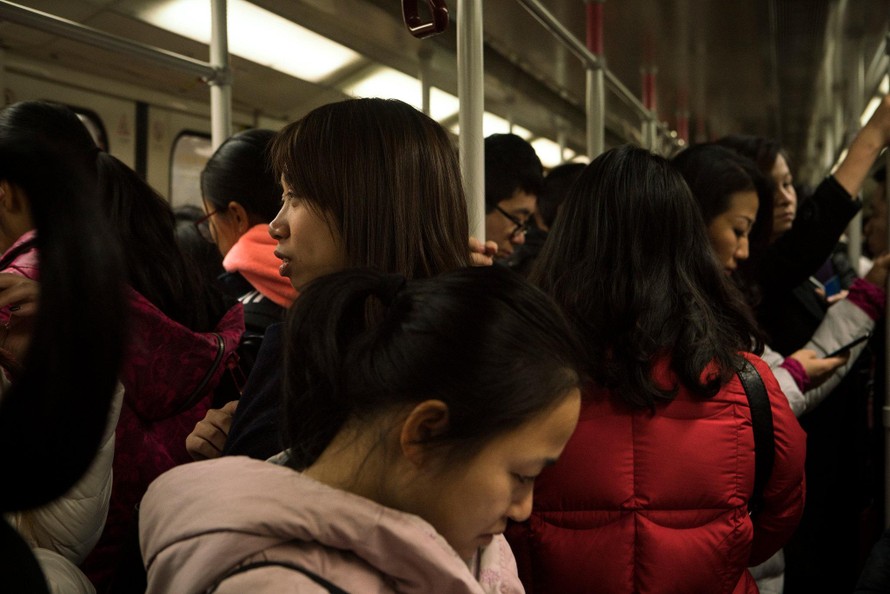 Trung Quốc: Phụ nữ vẫn bị sàm sỡ trên tàu điện ngầm 'chỉ dành cho nữ giới'