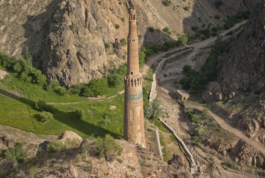 Khảo sát tháp Minaret của vua Jam để tìm cách bảo tồn