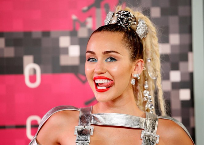 Miley Cyrus bị kiện đòi bồi thường 300 triệu USD vì vi phạm bản quyền