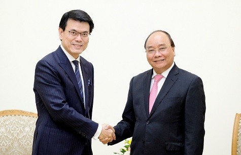 Thủ tướng tiếp ông Khâu Đằng Hoa, Cục trưởng Phát triển Thương mại và Kinh tế Hong Kong 