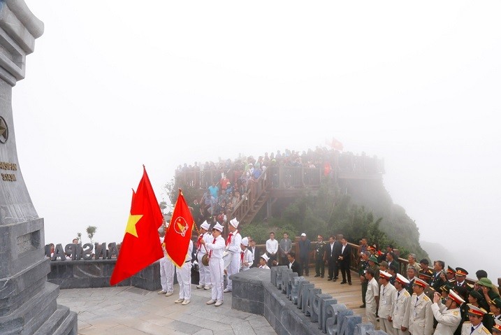 Lễ thượng cờ trên đỉnh thiêng Fansipan sẽ được tổ chức hàng tuần