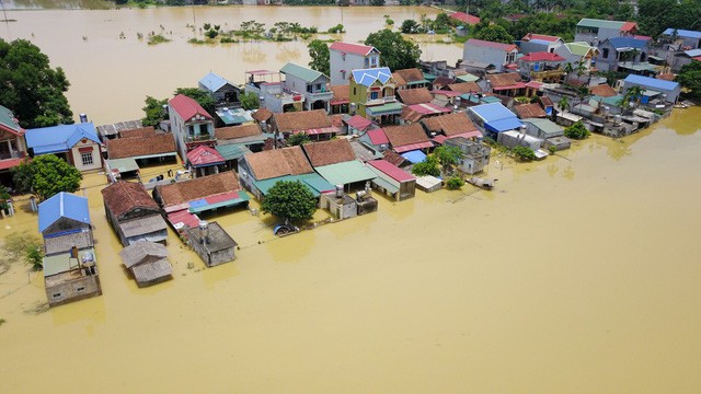 Hà Nội còn 2.349 ngôi nhà bị ngập, 6.519 người dân sơ tán chưa thể trở về