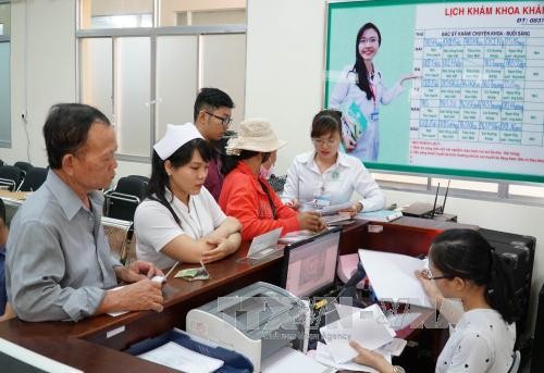 Đăng ký khám chữa bệnh tại Bệnh viện Quận 2 (TP Hồ Chí Minh). Ảnh: Phương Vy/TTXVN