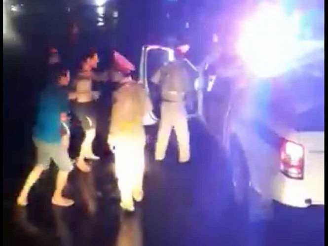 Bình Định: Xác minh vụ CSGT đánh nhau với lái xe chở bò