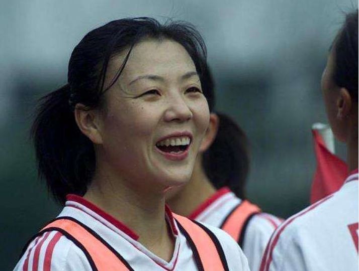 Nữ vận động viên bóng đá Trung Quốc qua đời ở tuổi 43