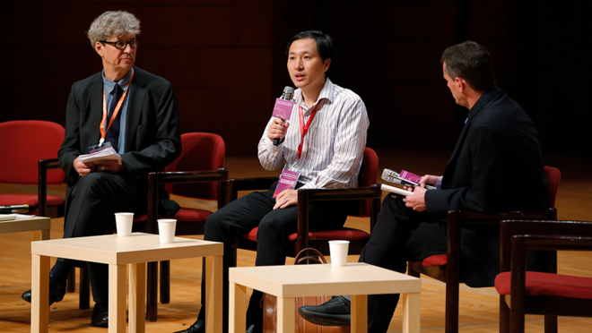 He Jiankui tại Hội nghị Quốc tế về chỉnh sửa gene ở Hong Kong ngày 28/11. (Ảnh: RFA)
