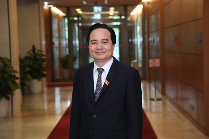 Bộ trưởng Bộ GDĐT Phùng Xuân Nhạ .