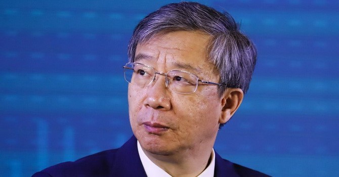 Thống đốc Ngân hàng Trung ương Trung Quốc, ông Yi Gang - Ảnh: Bloomberg