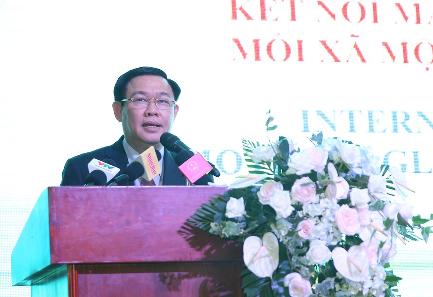 Phó Thủ tướng Vương Đình Huệ phát biểu tại Diễn đàn. Ảnh: VGP/Thành Chung