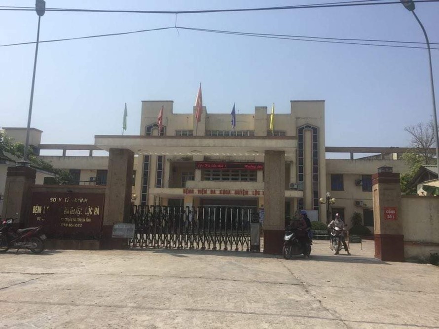 Bệnh viện đa khoa huyện Lộc Hà (Hà Tĩnh) nơi tiếp nhận bệnh nhân sốc nhiệt.