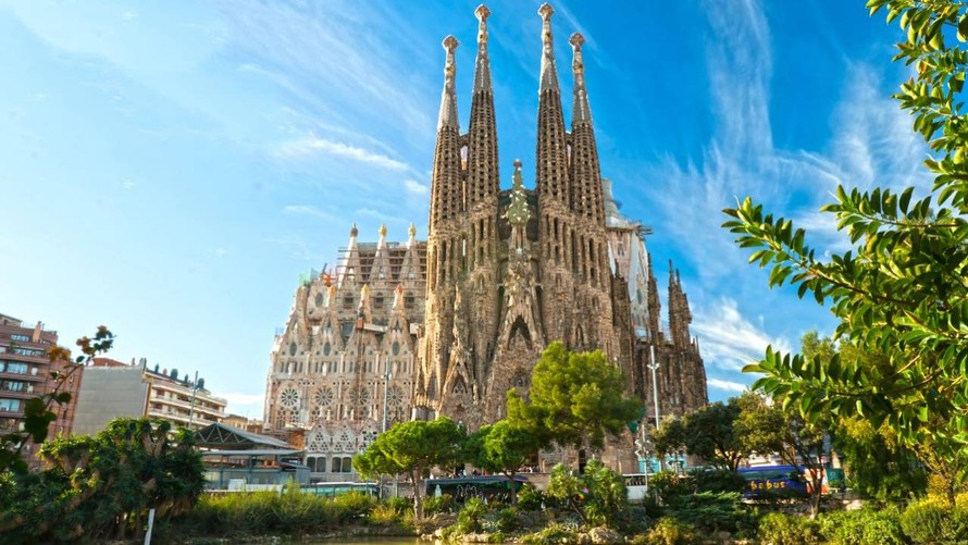 Kiệt tác nhà thờ Tây Ban Nha được cấp phép sau 137 năm xây dựng