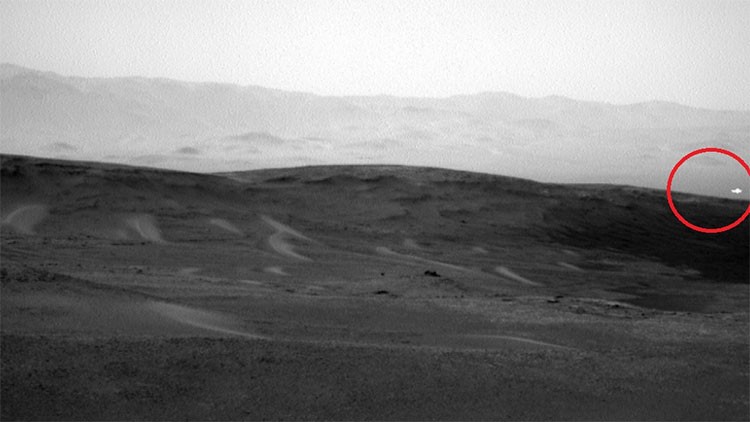 Vệt sáng bí ẩn xuất hiện trên sao Hỏa. (Ảnh: NASA).