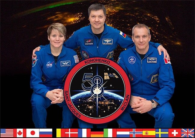 Phi hành gia NASA Anne McClain, chỉ huy người Nga Oleg Kononenko và kỹ sư máy bay người Canada David Saint-Jacques. (Ảnh: NASA).