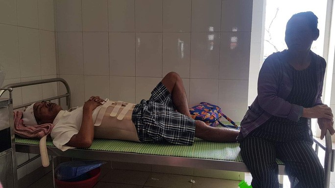Ông Nguyễn Phước Nam, nạn nhân trong vụ việc đang được điều trị tại bệnh viện