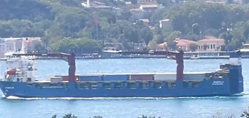 Tàu chở hàng cỡ lớn Roro Sparta II treo cờ Nga được cho chở vũ khí tới Syria. (Ảnh: Twitter)