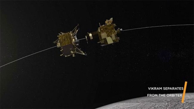 Trạm đổ bộ Vikram tách khỏi tàu vũ trụ Chandrayaan-2 hôm 2/9. (Ảnh: Space).