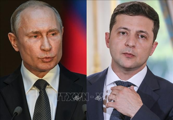 Tổng thống Nga Vladimir Putin (trái) và Tổng thống Ukraine Volodymyr Zelensky (phải). Ảnh: AFP/TTXVN