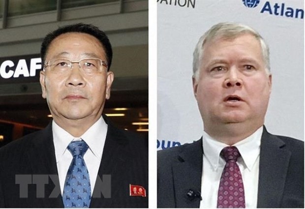 Đại diện đặc biệt của Mỹ về Triều Tiên Stephen Biegun (phải) và Trưởng đoàn đàm phán Triều Tiên Kim Myong-gil (trái). (Ảnh: Kyodo/TTXVN)