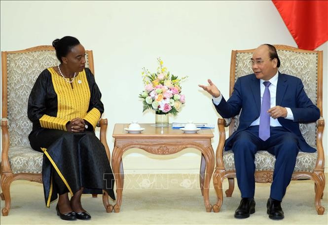 Thủ tướng Nguyễn Xuân Phúc tiếp Bộ trưởng Ngoại giao nước Cộng hòa Kenya Monica Juma. Ảnh: Thống Nhất/TTXVN