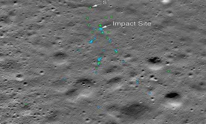 Vị trí các hố va chạm và mảnh vỡ của tàu Vikram trên Mặt Trăng. (Ảnh: Space).