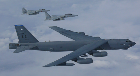 Mỹ điều thêm 6 máy bay ném bom hạng nặng B-52 Stratofortress tới Ấn Độ Dương để sẵn sàng đối phó với Iran. (Ảnh: Sputnik)