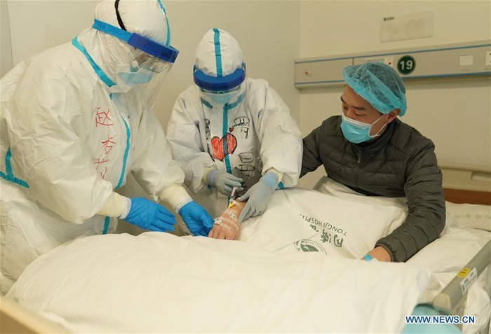 Anh Li Liang đã được đưa vào bệnh viện tạm thời chuyên điều trị cho các bệnh nhân có triệu chứng tương đối nhẹ hôm 12/2.