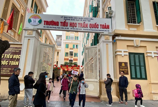 Học sinh tiểu học, THCS ở Hà Nội tiếp tục nghỉ thêm 1 tuần.