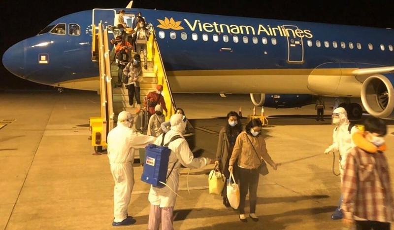Đêm 24/3, chuyến bay VN9668 cất cánh từ Cebu, Philippines đưa 172 công dân Việt Nam chủ yếu là học sinh hạ cánh xuống sân bay Cần Thơ an toàn.