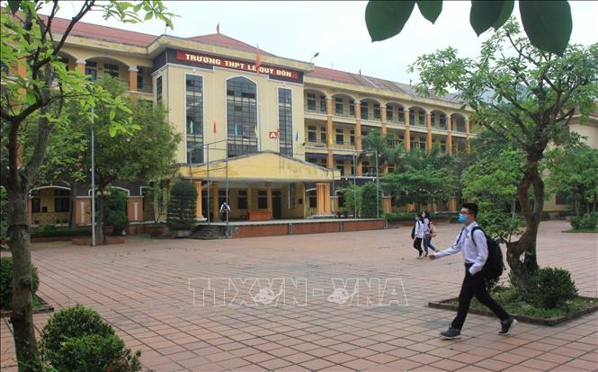 Học sinh trường THPT Lê Quý Đôn, thành phố Thái Bình đi học trở lại. Ảnh: Thế Duyệt/TTXVN