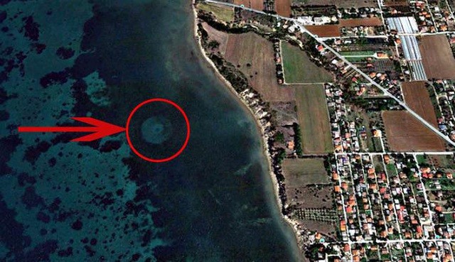 'Hạm đội UFO' dưới nước ở bờ biển Hy Lạp?