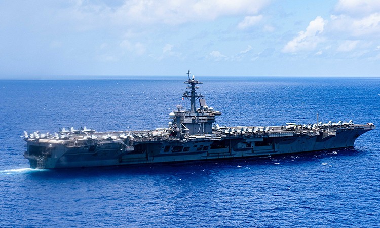 Tàu sân bay USS Theodore Roosevelt tiến vào Biển Philippine, ngày 17/6. Ảnh: US Navy.