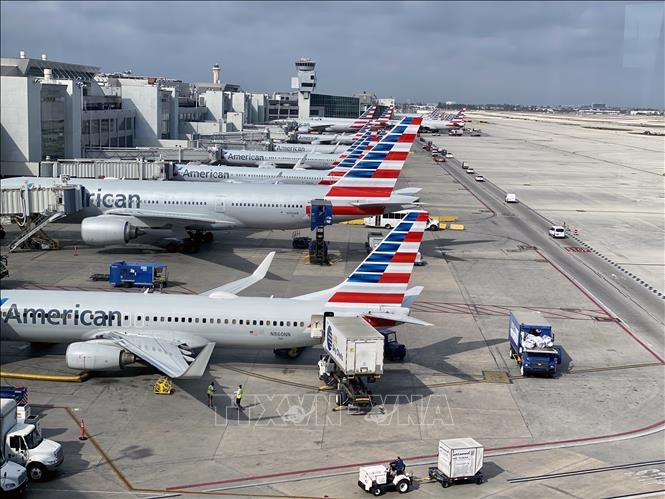 Máy bay của hãng hàng không American Airlines tại sân bay quốc tế Miami, Florida, Mỹ ngày 3/3/2020. Ảnh: AFP/TTXVN