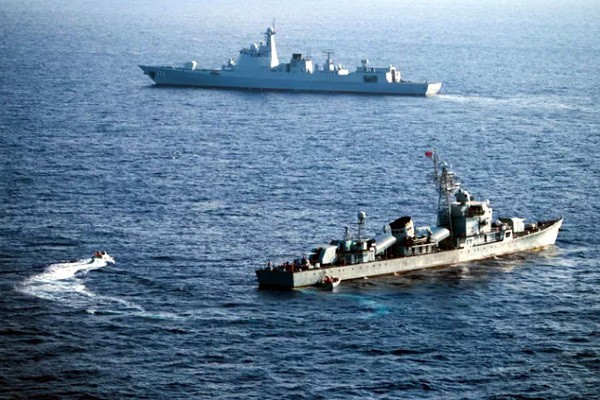 Tàu chiến Trung Quốc tập trận gần quần đảo Hoàng Sa của Việt Nam. Ảnh: SCMP