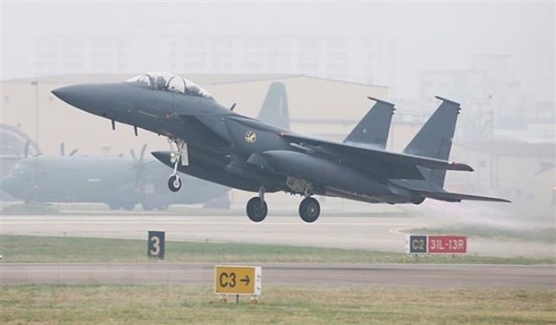 Máy bay chiến đấu F-15 của Không lực Hàn Quốc cất cánh từ căn cứ không quân Daegu. (Ảnh: Korea Times/TTXVN)