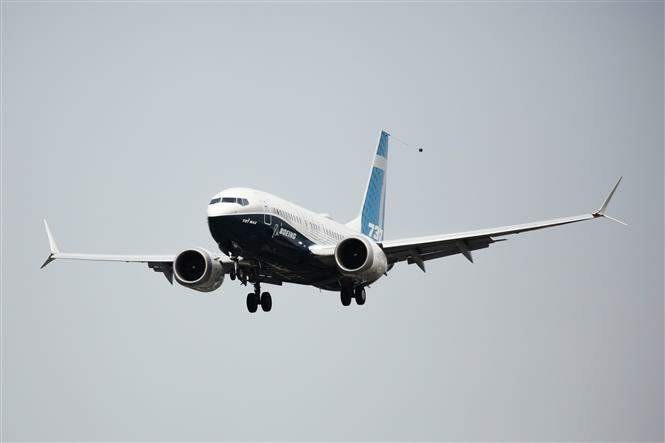 Máy bay Boeing 737 MAX thực hiện chuyến bay kiểm tra tại nhà máy của Boeing ở Seattle, Washington, Mỹ. Ảnh: AFP/TTXVN