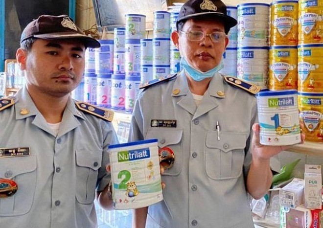 ô sữa Nutrilatt 1 và 2 bị phát hiện có hàm lượng sắt và kẽm thấp hơn quy định ở Campuchia (Ảnh: Phnompenhpost)