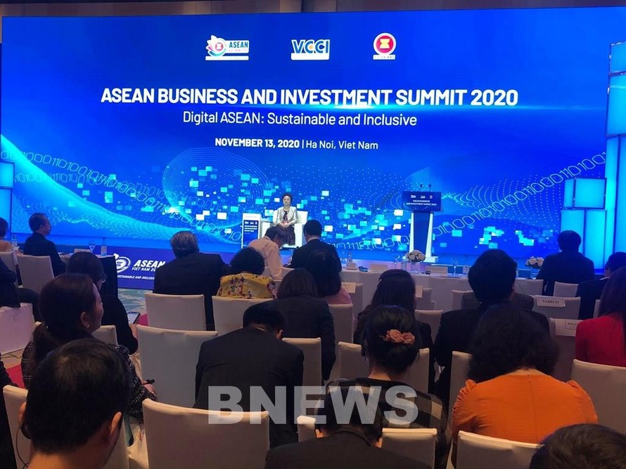 "ASEAN số: Bền vững và Bao trùm" là chủ đề của Hội nghị Thượng đỉnh Thương mại và Đầu tư ASEAN đang diễn ra tại Hà Nội sáng ngày 13/11 do Phòng Thương mại và Công nghiệp Việt Nam tổ chức. Ảnh: Ngọc Quỳnh/BNEWS/TTXVN