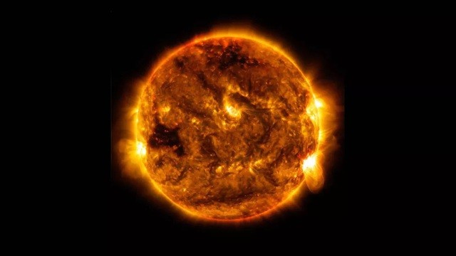 Đài quan sát Động lực học Mặt Trời của NASA đã ghi được hình ảnh Mặt Trời tỏa sáng ở mức độ trung bình vào ngày 1/10/2015.