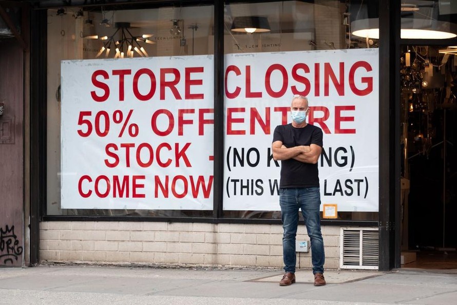 Một cửa hàng ở New York, Mỹ phải đóng cửa vào tháng 9/2020 vì đại dịch Covid-19. Ảnh: Getty.