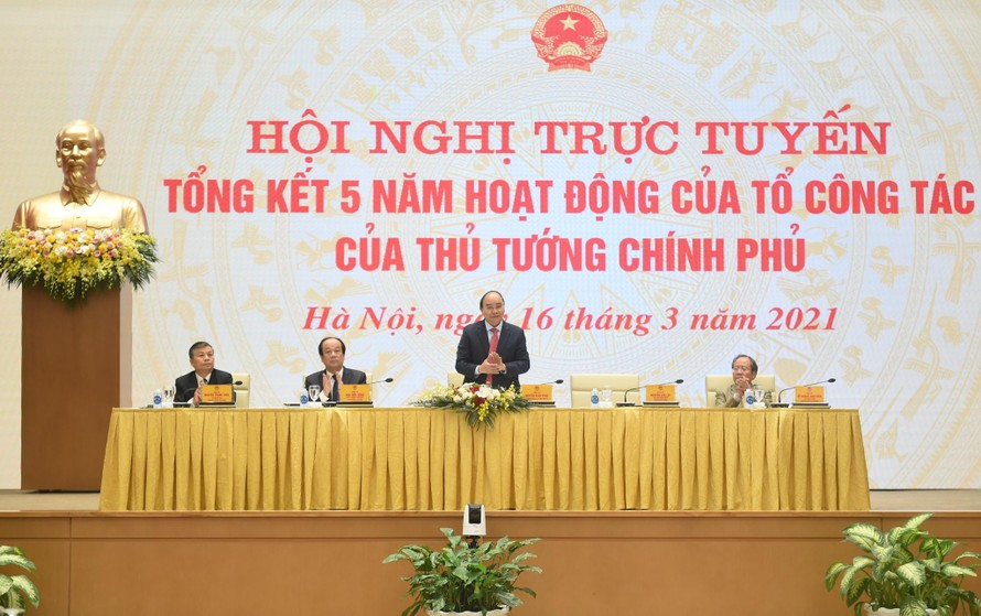 Thủ tướng chủ trì Hội nghị trực tuyến tổng kết 5 năm Tổ công tác. Ảnh VGP/Quang Hiếu