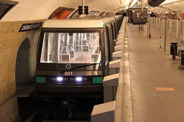 Pháp: Cơ quan quản lý tàu điện ngầm bị kiện do làm ô nhiễm môi trường