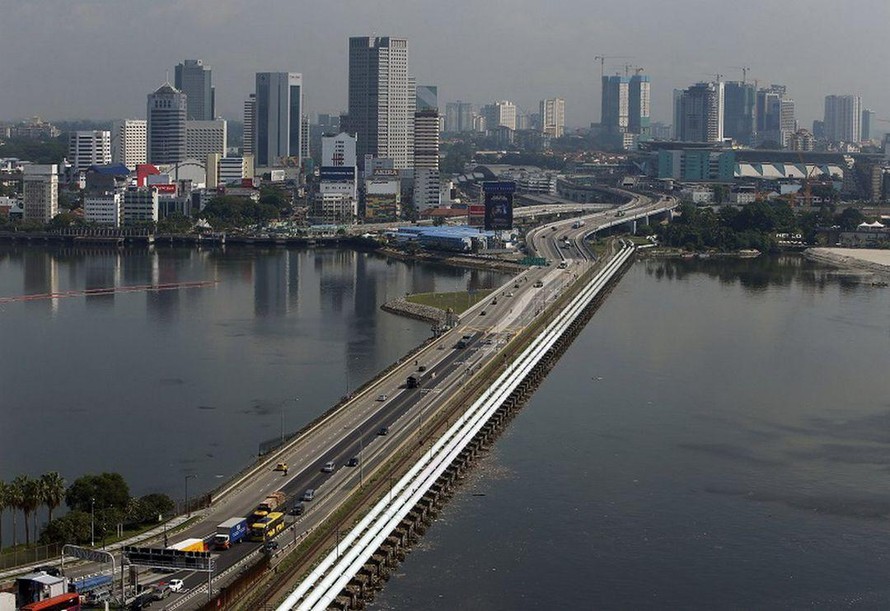 Thủ tướng Malaysia kêu gọi dỡ bỏ hạn chế đi lại với Singapore
