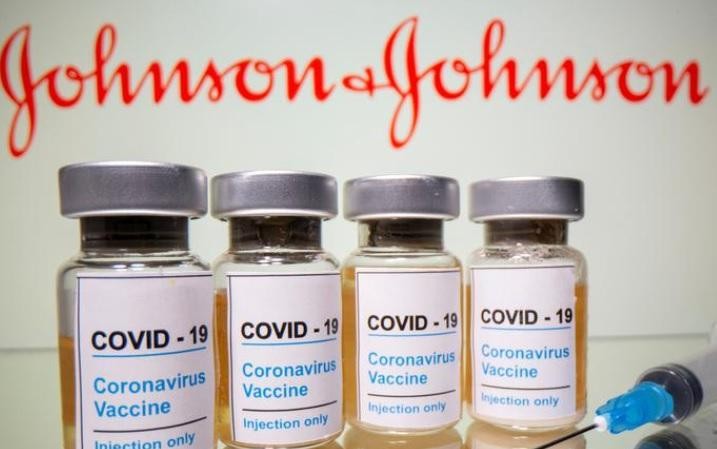 Johnson & Johnson thông báo hoãn giao vaccine cho châu Âu