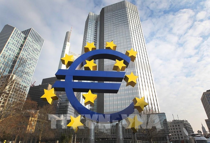 Eurozone rơi vào đợt suy thoái thứ hai